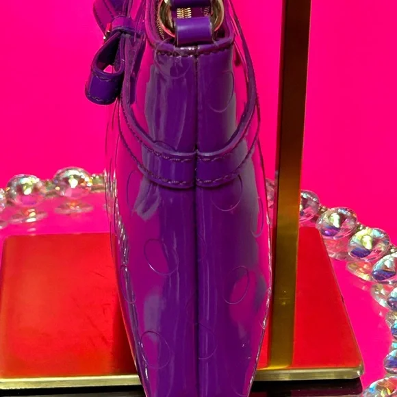 Kate Spade New York Purple Patent Circle-Embossed Shoulder Bag Approx. 9.5 x 5.5 - Picture 6 of 13